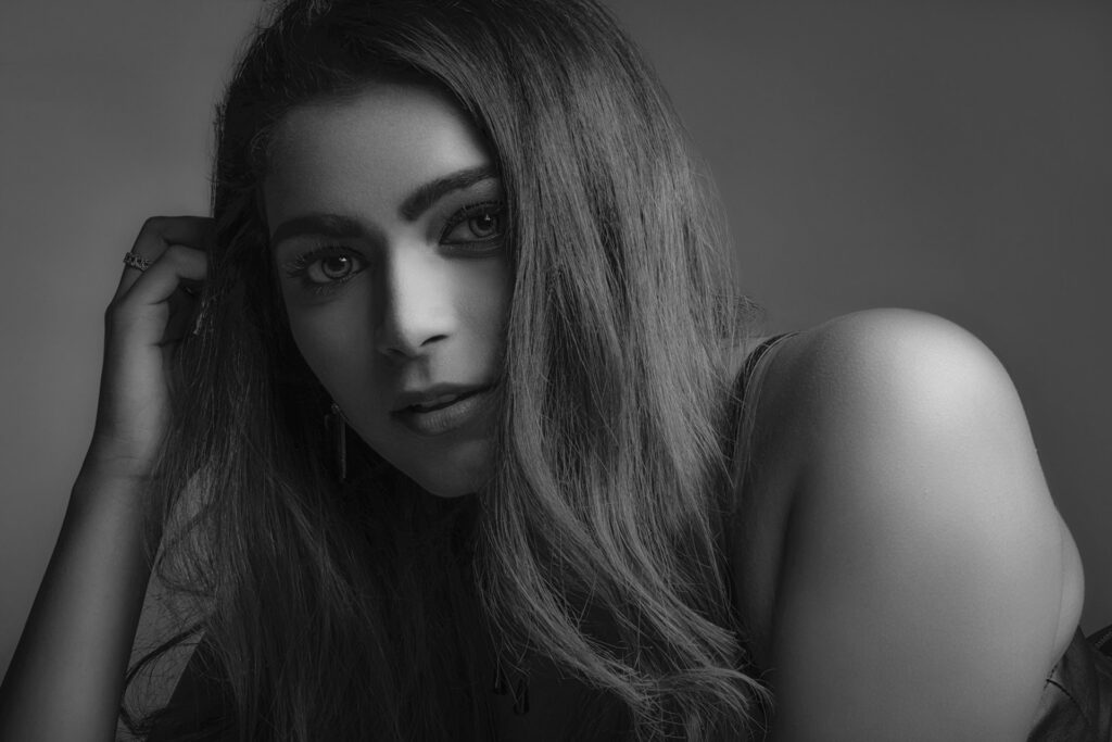 Looking for awesome blog designs with beautiful models?