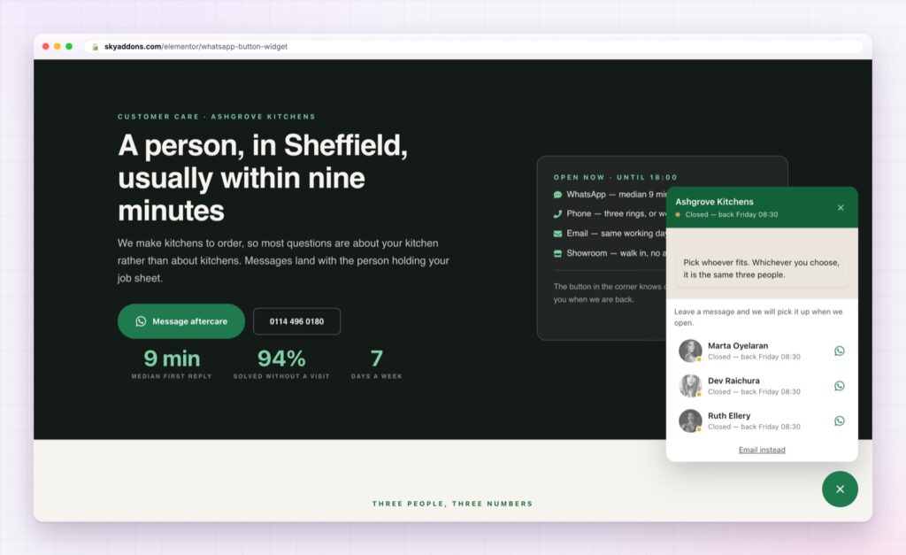 Elementor WhatsApp button with the chat popup open and three agents listed
